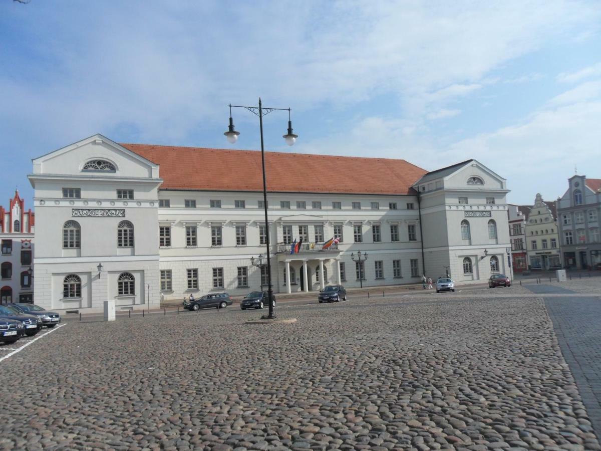 Korner 1 Mit Terrasse & Parkplatz - Abc27 By Abcwismar Apartamento Exterior foto